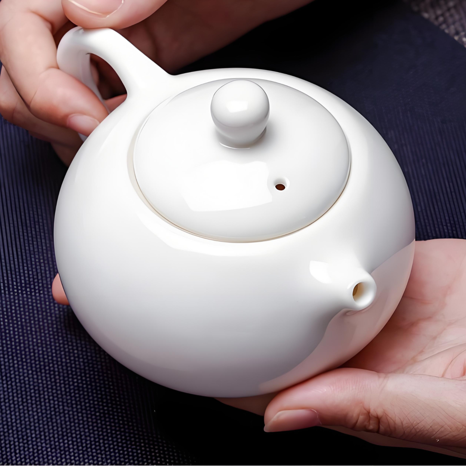 Jade-like Blanc de Chine Tea Set – 15-Piece Yangzhi White Porcelain with Gold Accents, Xishi Teapot & Ceramic Tray (Dehua Craftsmanship)