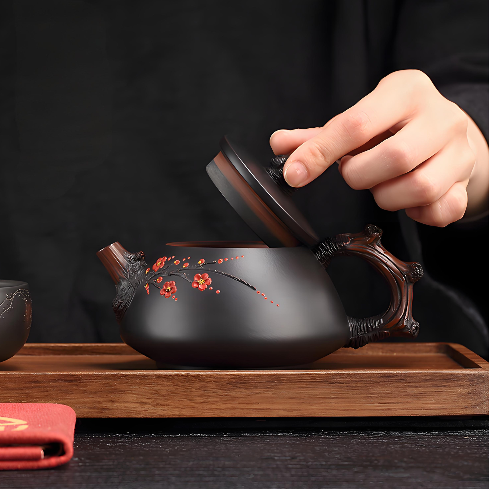 200ML Yunnan Jianshui Black Clay Plum Blossom Teapots