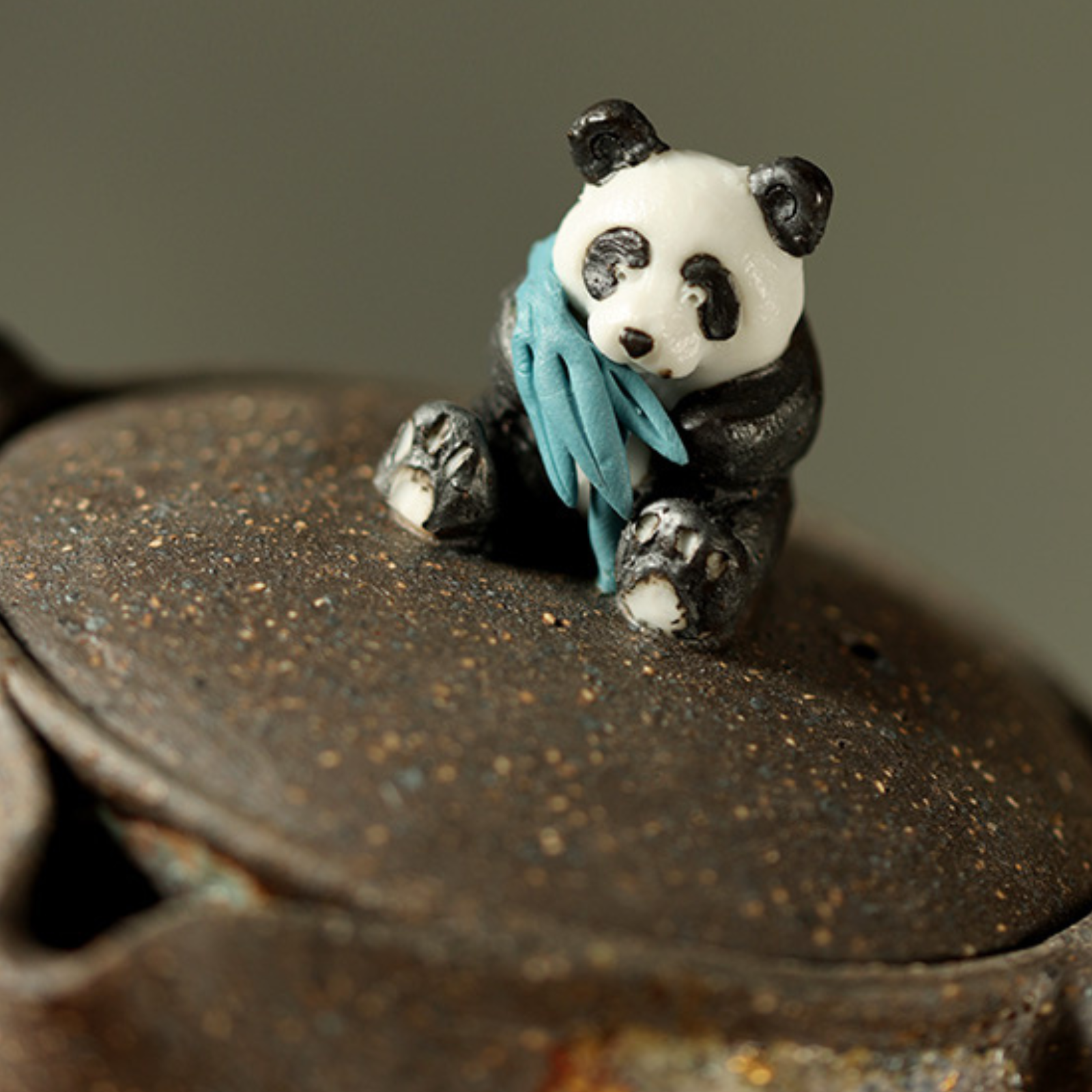 Panda Gaiwan Teekanne – handgefertigt aus Steinmineralton, 200 ml, Zen-Wabi-Sabi-Stil