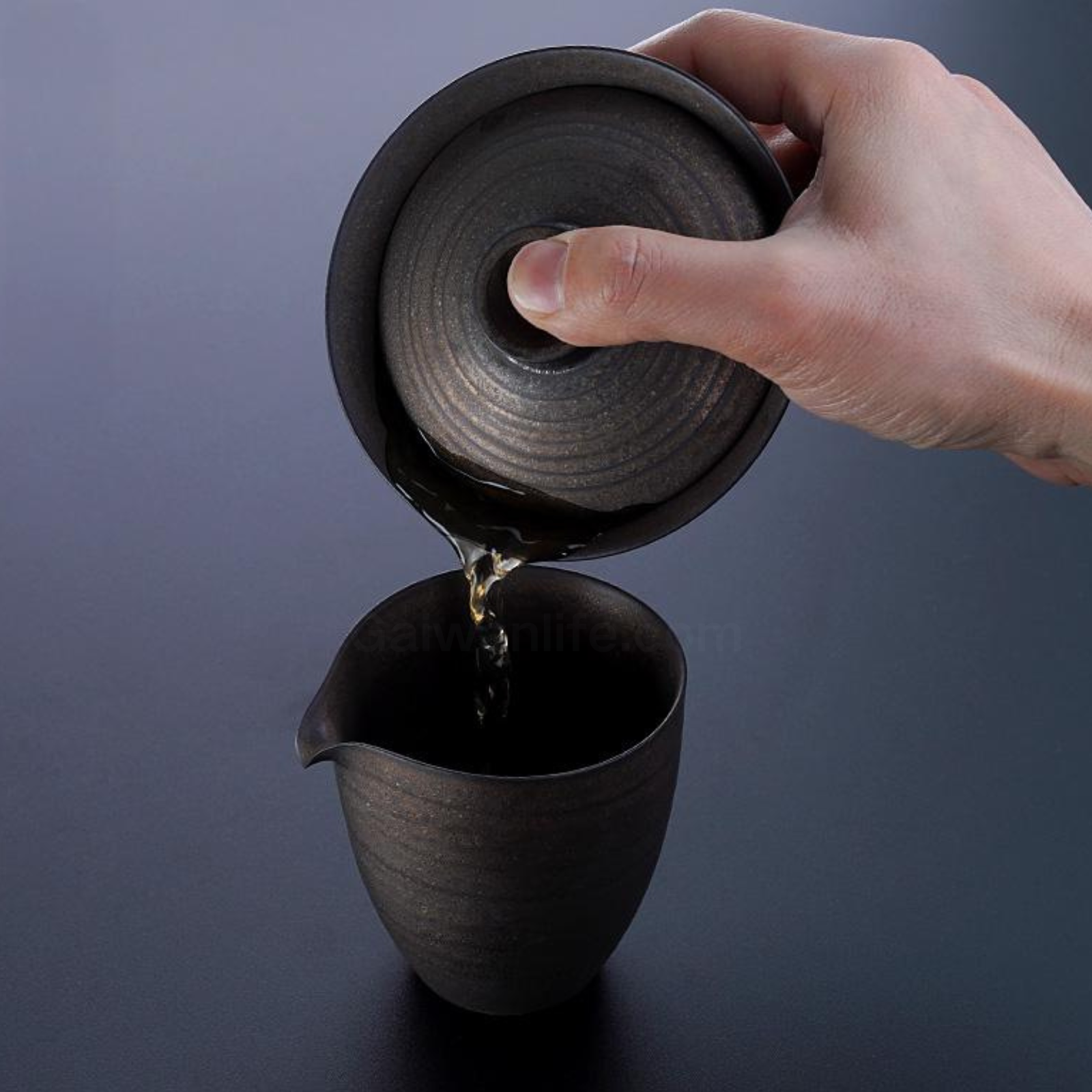 Gaiwan-Set aus vergoldeter Keramik – handgefertigte schwarze Keramik mit goldenen Akzenten, 180 ml