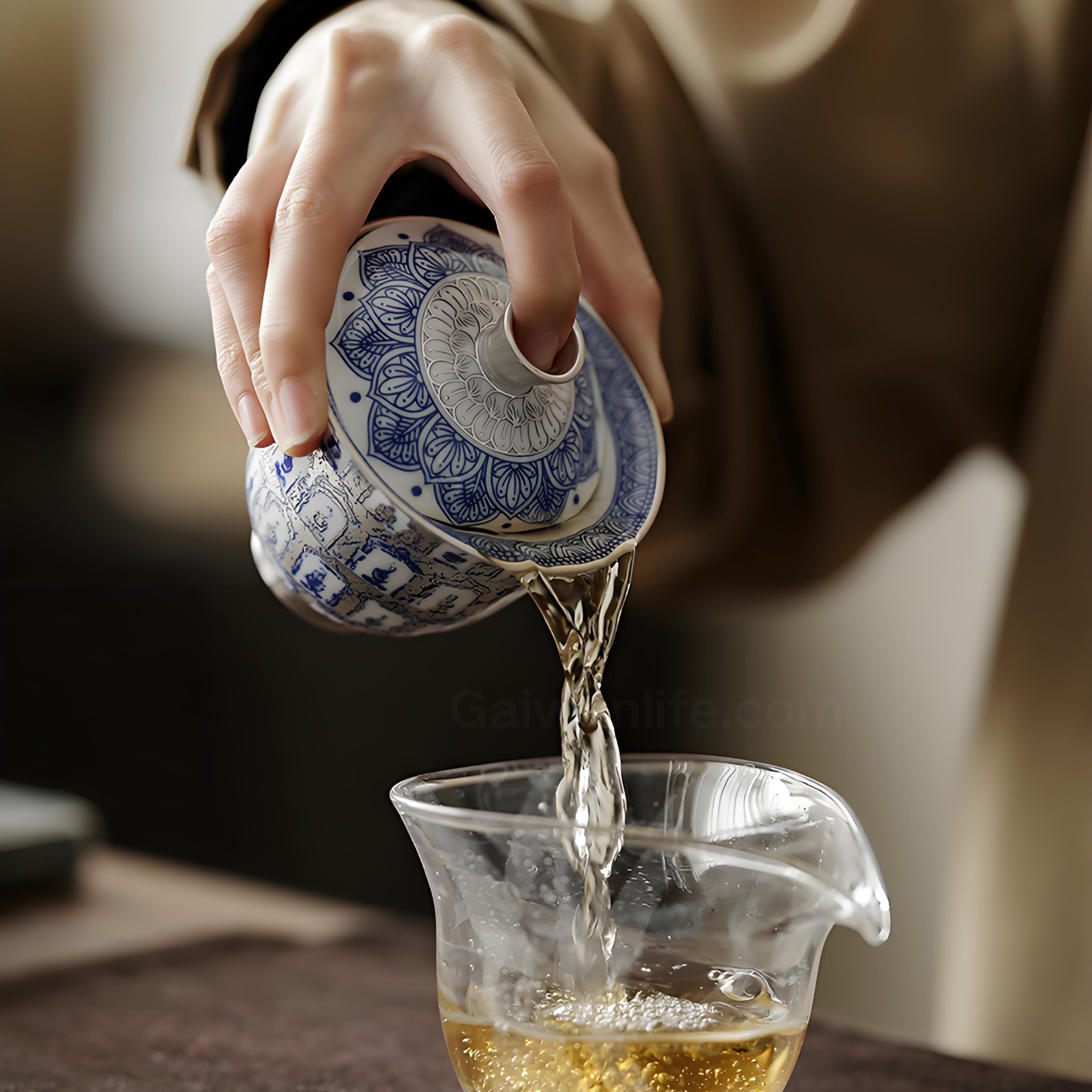 Dunhuang Thousand Buddha Gaiwan - 150ml Blue & White Ceramic with Silver Gilding, Collector’s Edition