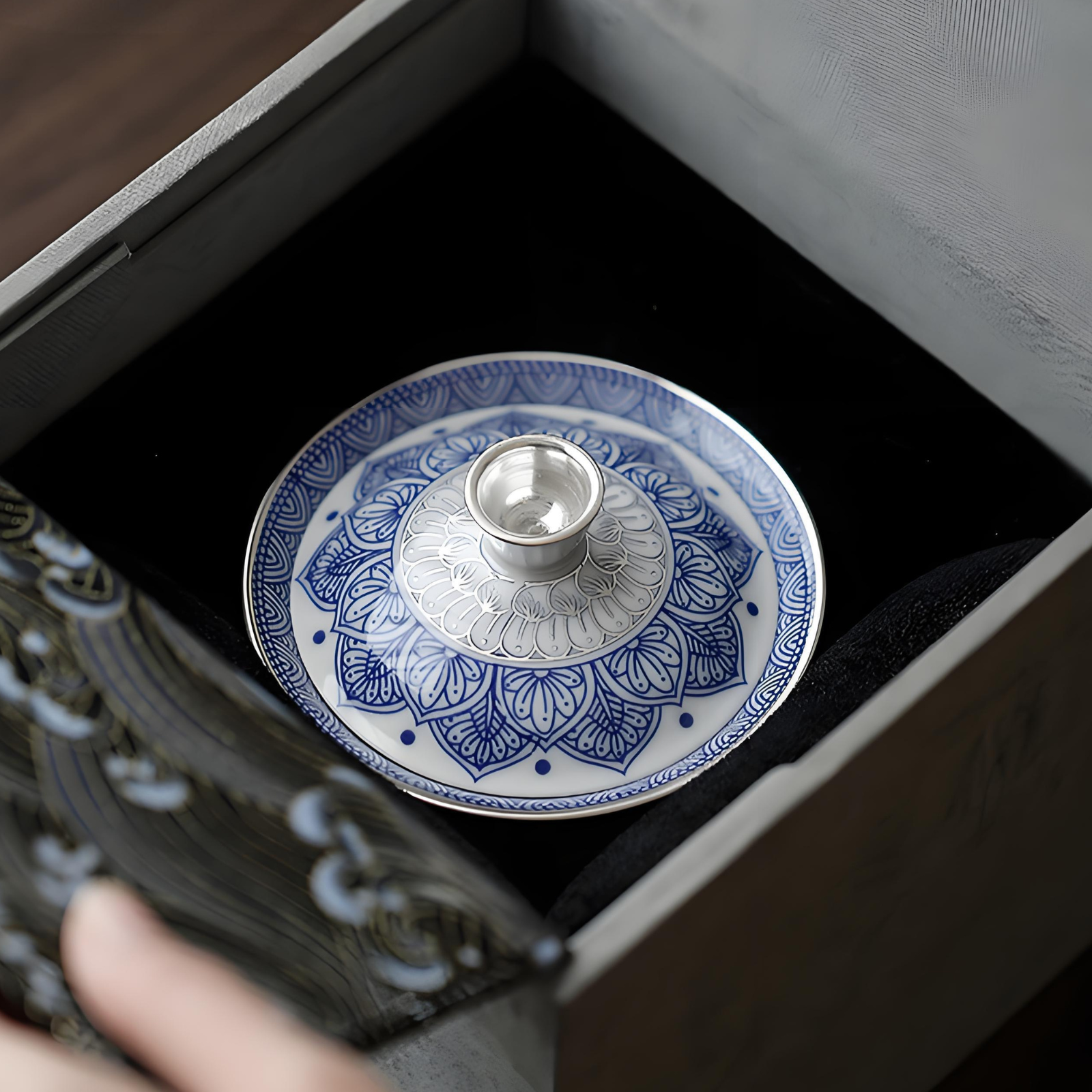 Dunhuang Thousand Buddha Gaiwan - 150ml Blue & White Ceramic with Silver Gilding, Collector’s Edition
