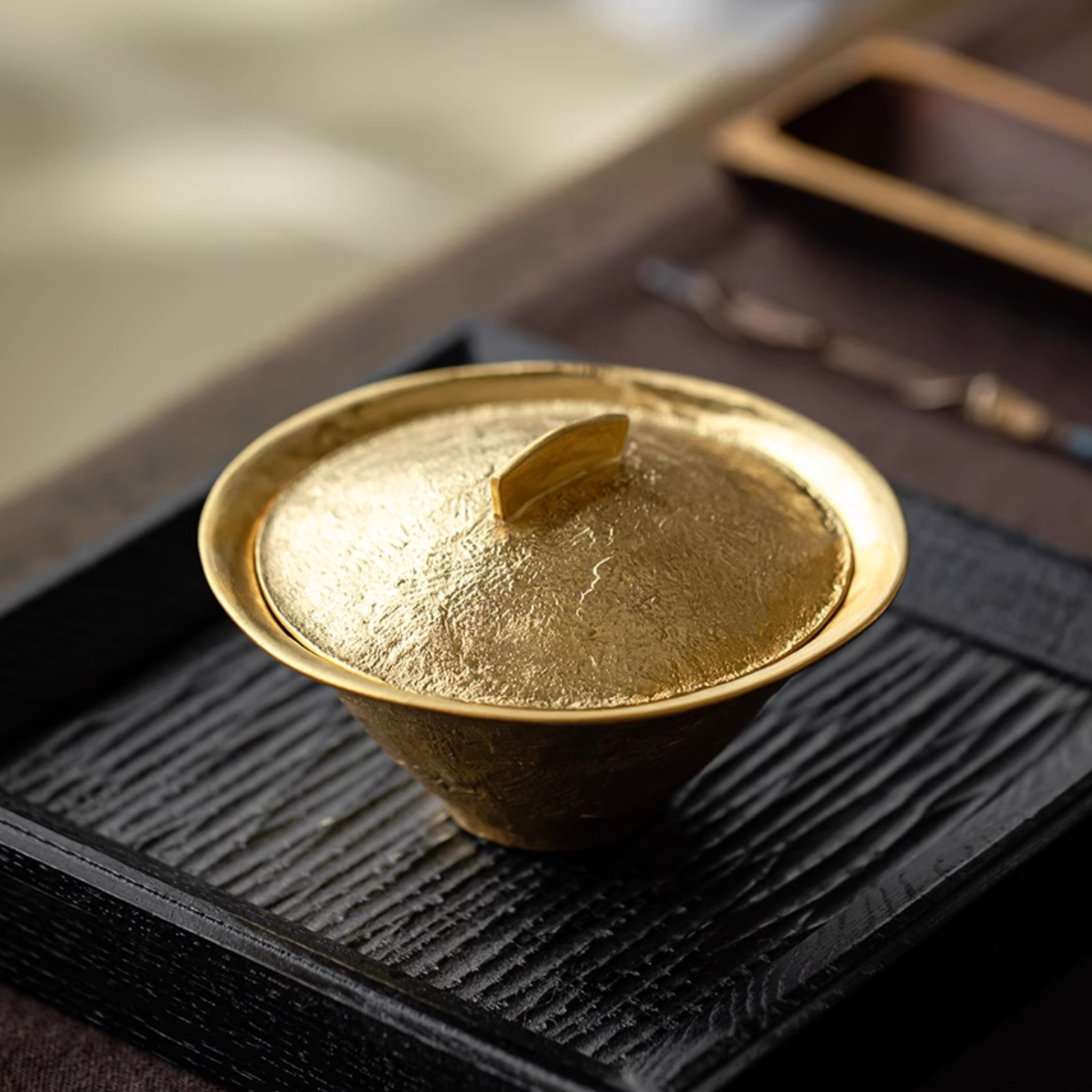 Handgefertigter vergoldeter Gaiwan – 100 ml, Silber- und Goldakzente, Retro-Teezeremonie
