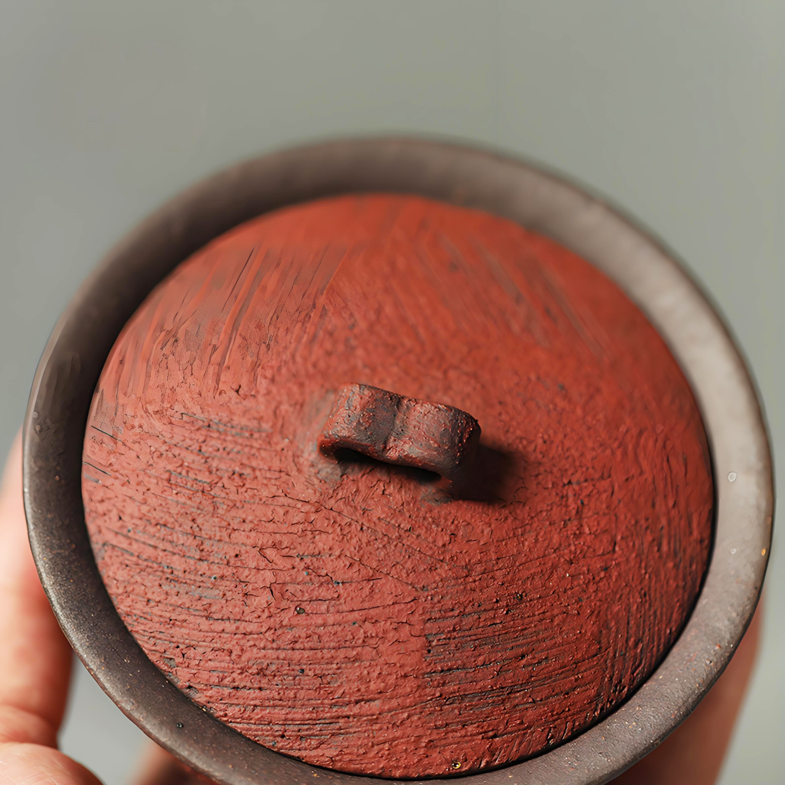 Handgefertigter Gaiwan im Kohiki-Stil – Royal Red Glaze, 200 ml Wabi-Sabi-Keramik, Jingdezhen
