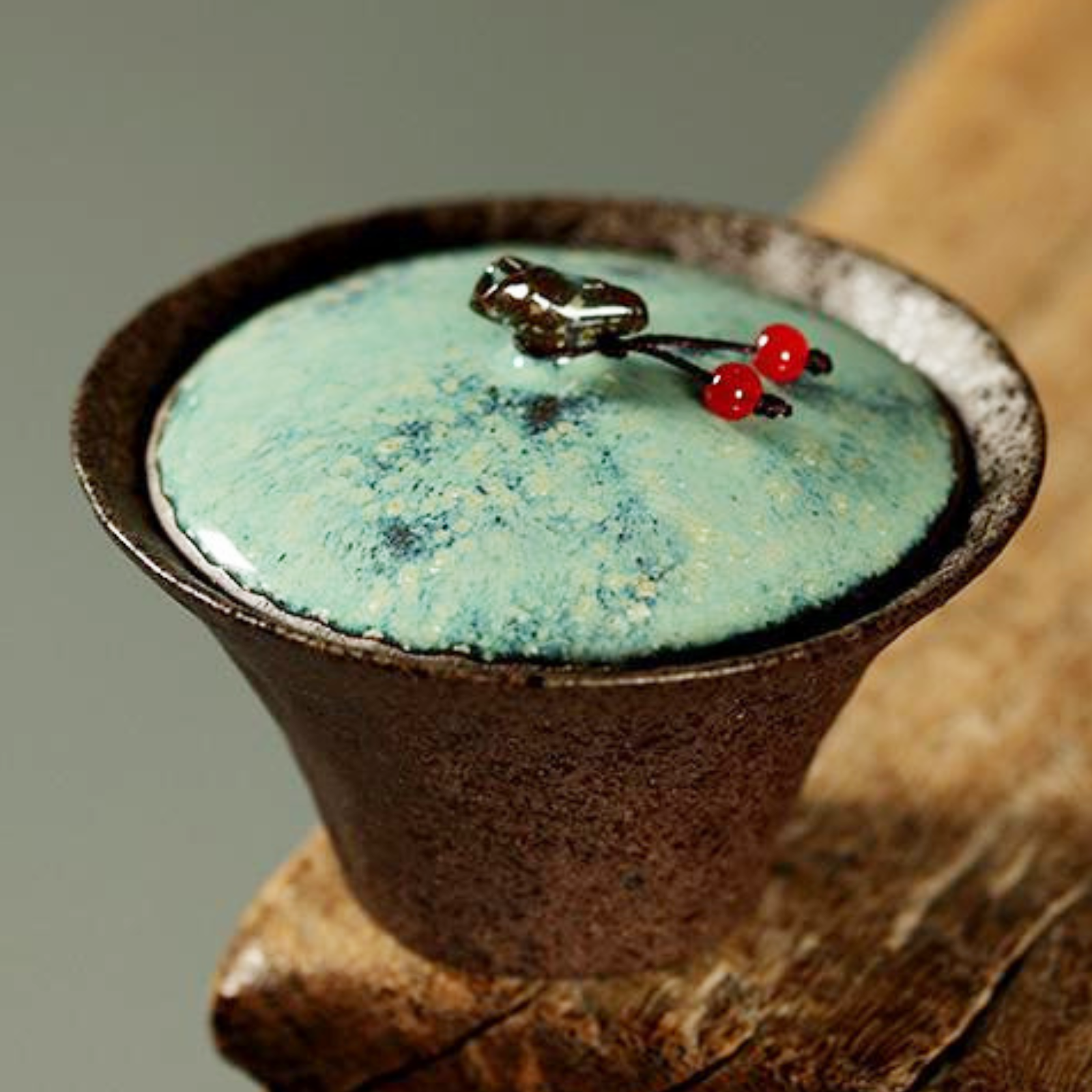 Handmade Lotus Leaf Gaiwan - 100ml Wabi-Sabi Ceramic, Thin-Walled Heat-Resistant