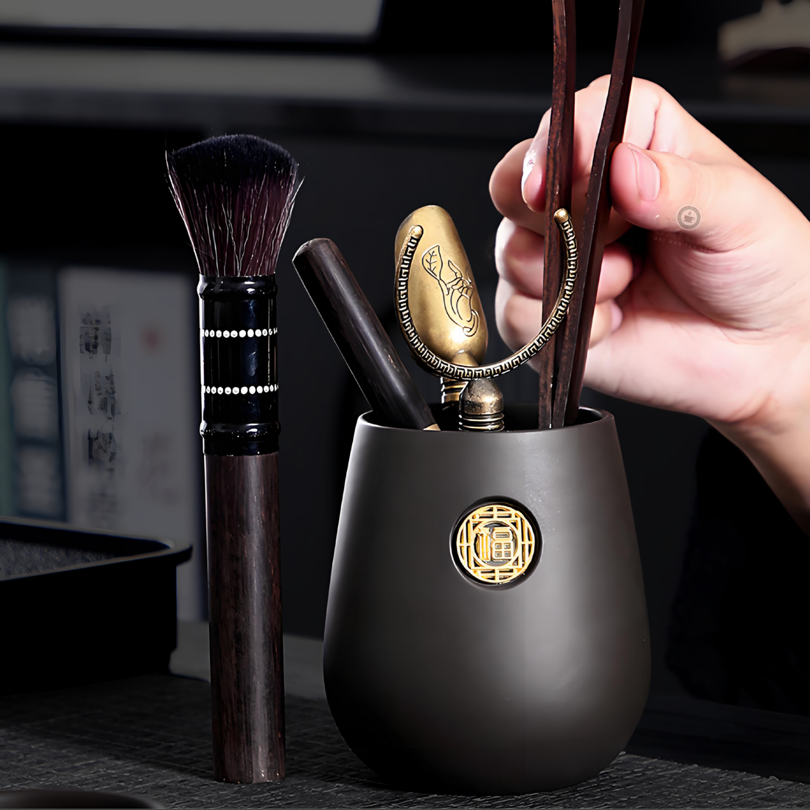 Premium Yixing Zisha Clay Gongfu Tea Set - 15-Piece Gift Box with Tea Tray
