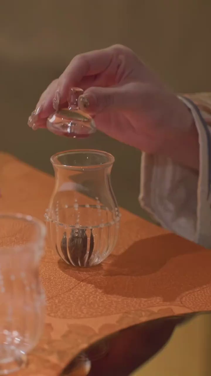 Video laden: Gaiwans aus Glas