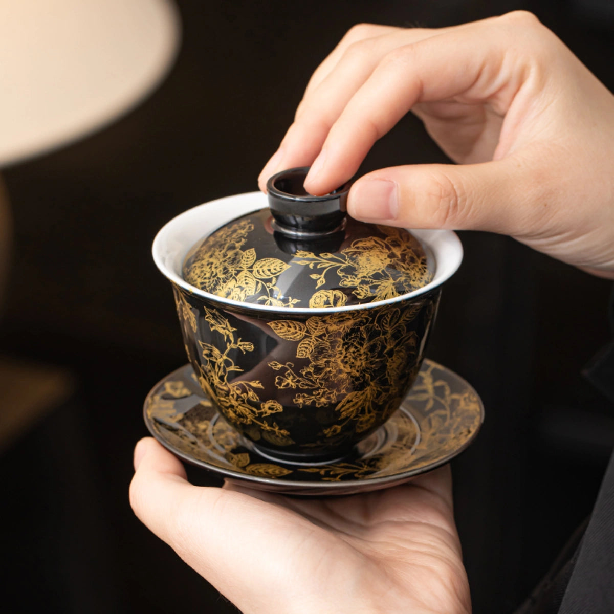 Black Clay golden peony luxury gaiwan Handheld Example