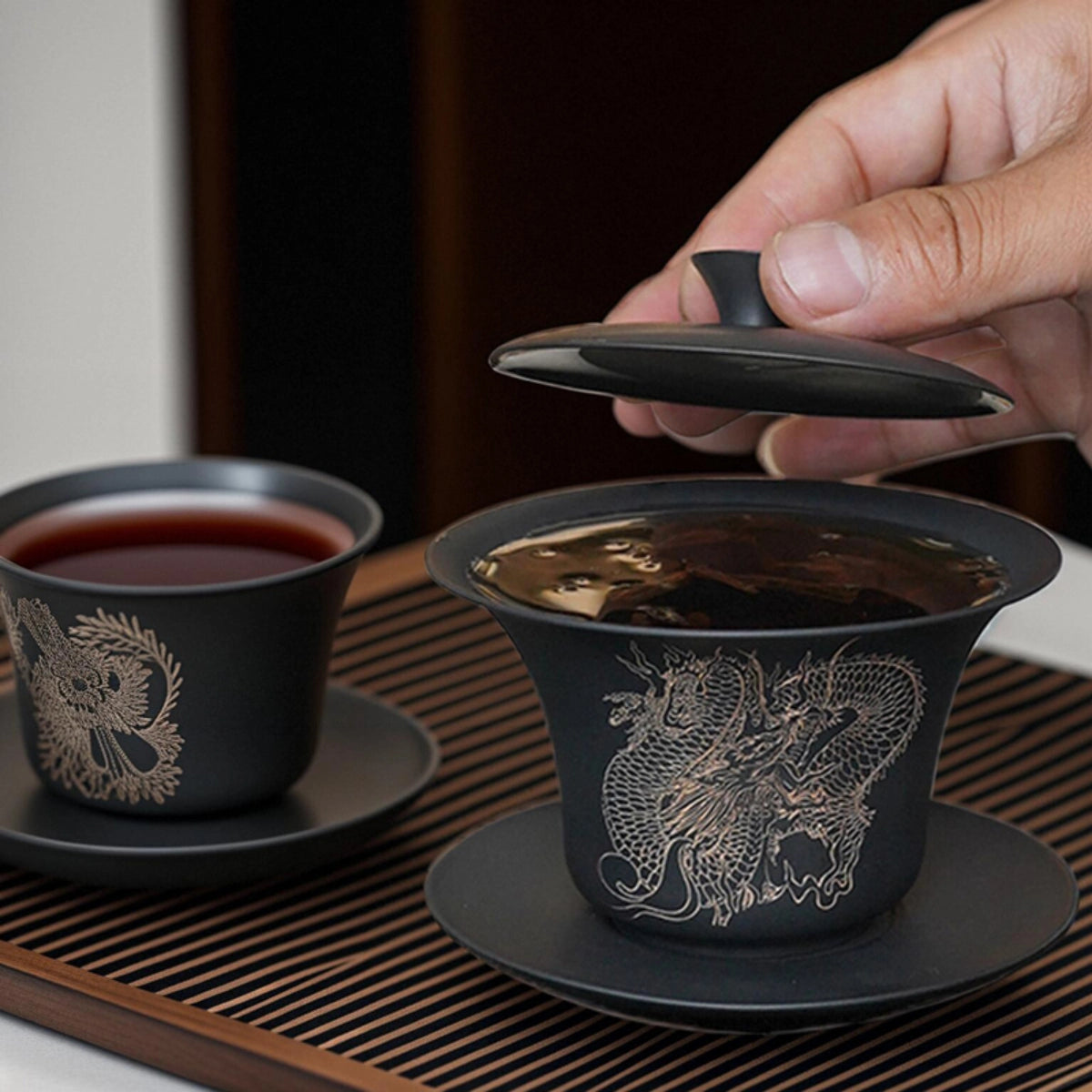 Yunnan Jianshui Golden Dragon Black Clay gaiwan 3